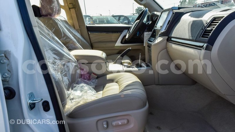 Big with watermark toyota land cruiser benin import dubai 7048