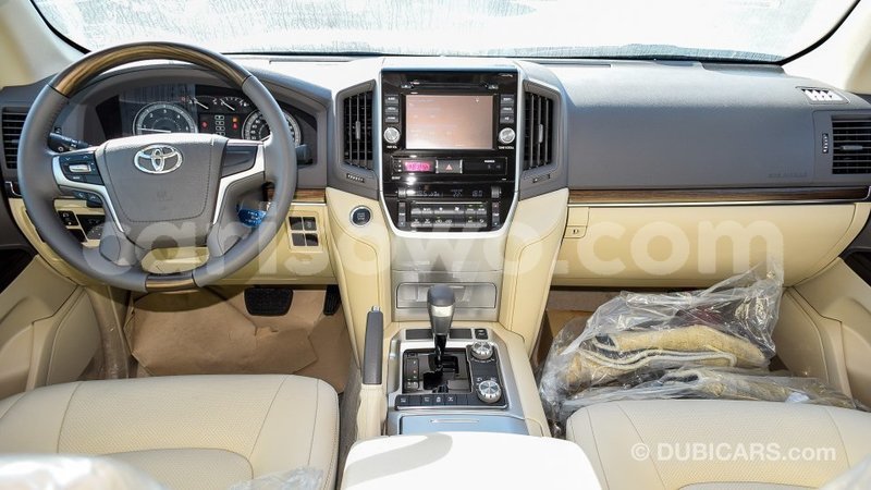 Big with watermark toyota land cruiser benin import dubai 7049