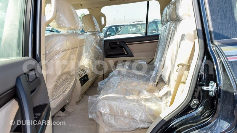 Big with watermark toyota land cruiser benin import dubai 7049