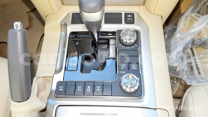 Big with watermark toyota land cruiser benin import dubai 7049