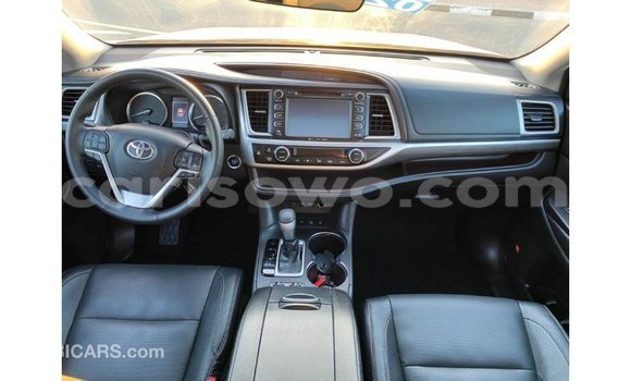 Ra Imported Toyota Highlander funfun Ọkọ̀ in Import - Dubai ni Benin Ra Imported Toyota Highlander funfun Ọkọ̀ in Import - Dubai ni Benin