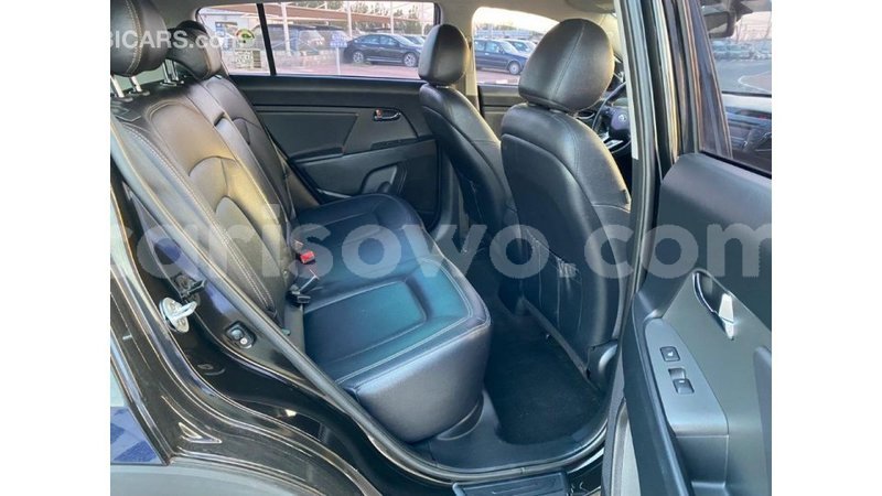 Big with watermark kia sportage benin import dubai 7068