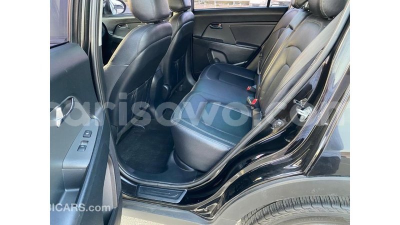 Big with watermark kia sportage benin import dubai 7068