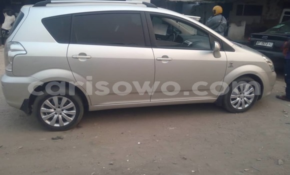 Ra Àlòkù Toyota Corolla Verso Silver Ọkọ̀ in Cotonou ni Benin Ra Àlòkù Toyota Corolla Verso Silver Ọkọ̀ in Cotonou ni Benin