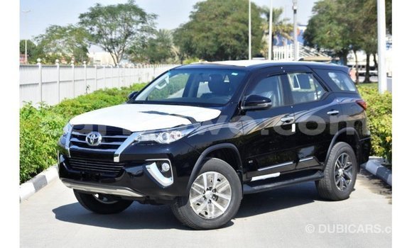 Acheter Import Voiture Toyota Fortuner Noir à Import - Dubai, Benin Acheter Import Voiture Toyota Fortuner Noir à Import - Dubai, Benin