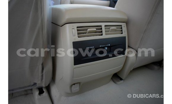 Acheter Import Voiture Toyota Land Cruiser Blanc à Import - Dubai, Benin Acheter Import Voiture Toyota Land Cruiser Blanc à Import - Dubai, Benin