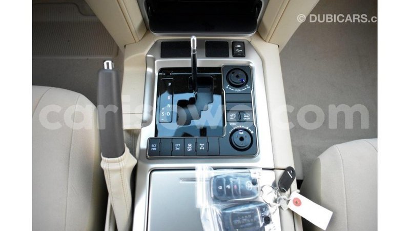 Big with watermark toyota land cruiser benin import dubai 7120