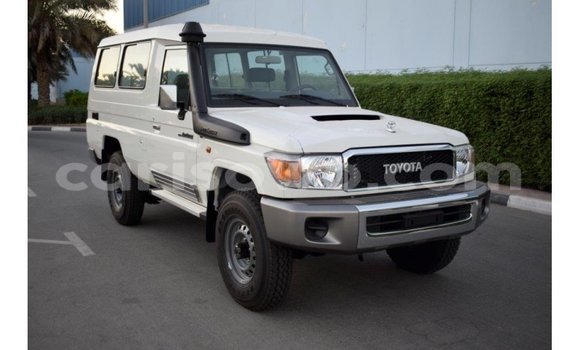 Buy Import Toyota Land Cruiser White Car in Import - Dubai in Benign Buy Import Toyota Land Cruiser White Car in Import - Dubai in Benign