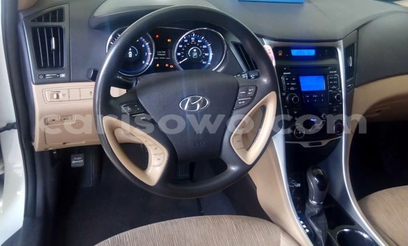 Ra Àlòkù Hyundai Sonata funfun Ọkọ̀ in Cotonou ni Benin Ra Àlòkù Hyundai Sonata funfun Ọkọ̀ in Cotonou ni Benin