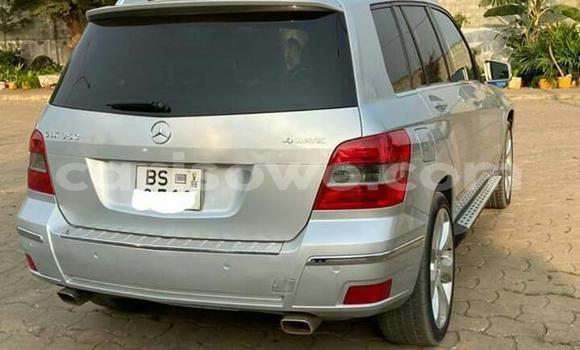 Sayi Na hannu Mercedes-Benz GLK–Class Azurfa Mota in Cotonou a Benin Sayi Na hannu Mercedes-Benz GLK–Class Azurfa Mota in Cotonou a Benin