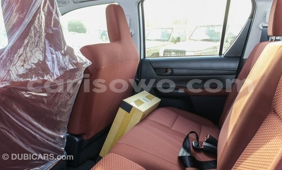 Ra Imported Toyota Hilux funfun Ọkọ̀ in Import - Dubai ni Benin Ra Imported Toyota Hilux funfun Ọkọ̀ in Import - Dubai ni Benin