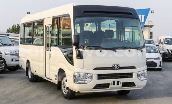 Ra Imported Toyota Coaster funfun Ọkọ̀ akẹ́rù ńlá in Import - Dubai ni Benin Ra Imported Toyota Coaster funfun Ọkọ̀ akẹ́rù ńlá in Import - Dubai ni Benin