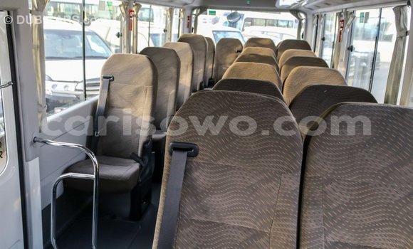 Ra Imported Toyota Coaster funfun Ọkọ̀ akẹ́rù ńlá in Import - Dubai ni Benin Ra Imported Toyota Coaster funfun Ọkọ̀ akẹ́rù ńlá in Import - Dubai ni Benin