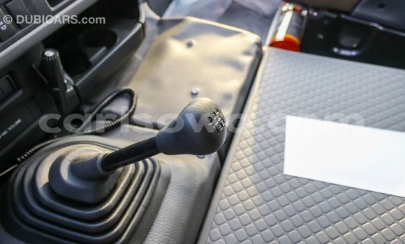 Ra Imported Toyota Coaster funfun Ọkọ̀ akẹ́rù ńlá in Import - Dubai ni Benin Ra Imported Toyota Coaster funfun Ọkọ̀ akẹ́rù ńlá in Import - Dubai ni Benin