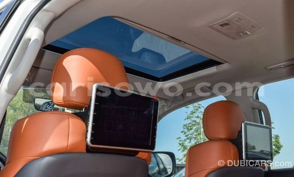 Acheter Import Voiture Toyota Land Cruiser Blanc à Import - Dubai, Benin Acheter Import Voiture Toyota Land Cruiser Blanc à Import - Dubai, Benin