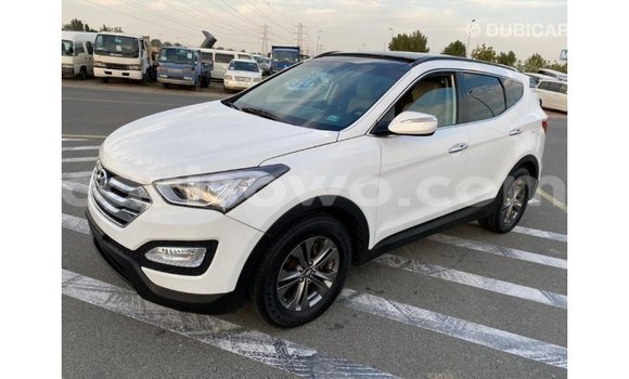 Acheter Import Voiture Hyundai Santa Fe Blanc à Import - Dubai, Benin Acheter Import Voiture Hyundai Santa Fe Blanc à Import - Dubai, Benin