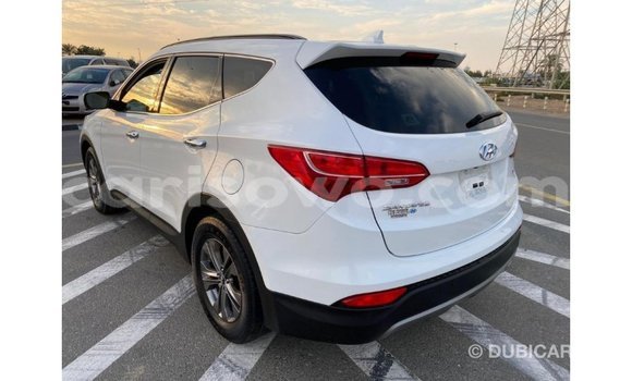 Acheter Import Voiture Hyundai Santa Fe Blanc à Import - Dubai, Benin Acheter Import Voiture Hyundai Santa Fe Blanc à Import - Dubai, Benin