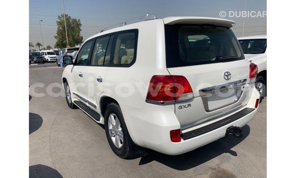 Acheter Import Voiture Toyota Land Cruiser Blanc à Import - Dubai, Benin Acheter Import Voiture Toyota Land Cruiser Blanc à Import - Dubai, Benin