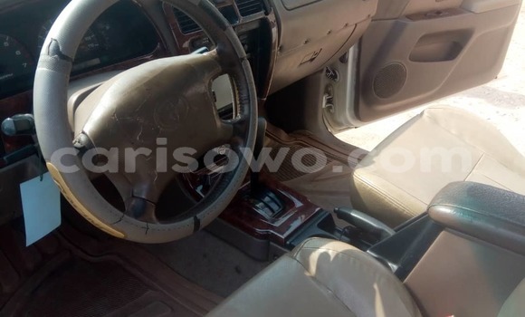 Ra Àlòkù Toyota 4Runner Silver Ọkọ̀ in Cotonou ni Benin Ra Àlòkù Toyota 4Runner Silver Ọkọ̀ in Cotonou ni Benin