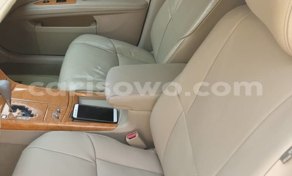 Buy Used Toyota Avalon White Car in Cotonou in Benign Buy Used Toyota Avalon White Car in Cotonou in Benign
