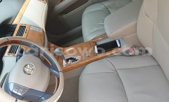Buy Used Toyota Avalon White Car in Cotonou in Benign Buy Used Toyota Avalon White Car in Cotonou in Benign