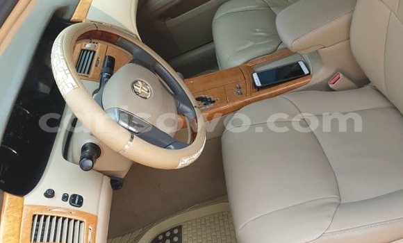 Buy Used Toyota Avalon White Car in Cotonou in Benign Buy Used Toyota Avalon White Car in Cotonou in Benign