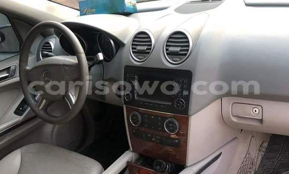 Acheter Occasion Voiture Mercedes-Benz ML–Class Gris à Cotonou, Benin Acheter Occasion Voiture Mercedes-Benz ML–Class Gris à Cotonou, Benin