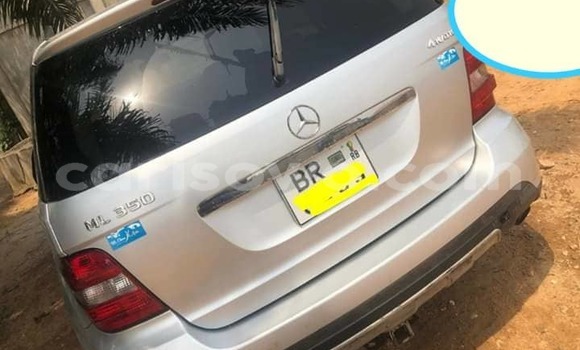 Acheter Occasion Voiture Mercedes-Benz ML–Class Gris à Cotonou, Benin Acheter Occasion Voiture Mercedes-Benz ML–Class Gris à Cotonou, Benin