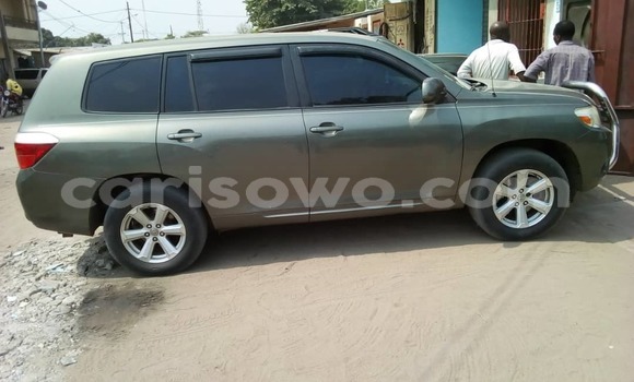 Buy Used Toyota Highlander Green Car in Cotonou in Benign Buy Used Toyota Highlander Green Car in Cotonou in Benign