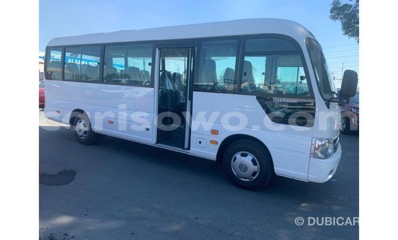 Ra Imported Hyundai Chorus funfun Ọkọ̀ akẹ́rù ńlá in Import - Dubai ni Benin Ra Imported Hyundai Chorus funfun Ọkọ̀ akẹ́rù ńlá in Import - Dubai ni Benin