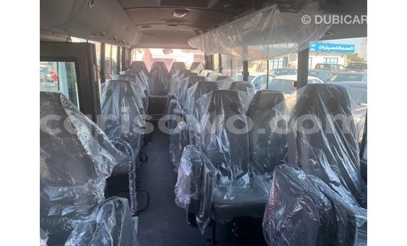 Ra Imported Hyundai Chorus funfun Ọkọ̀ akẹ́rù ńlá in Import - Dubai ni Benin Ra Imported Hyundai Chorus funfun Ọkọ̀ akẹ́rù ńlá in Import - Dubai ni Benin