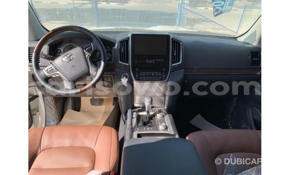 Buy Import Toyota Land Cruiser White Car in Import - Dubai in Benign Buy Import Toyota Land Cruiser White Car in Import - Dubai in Benign