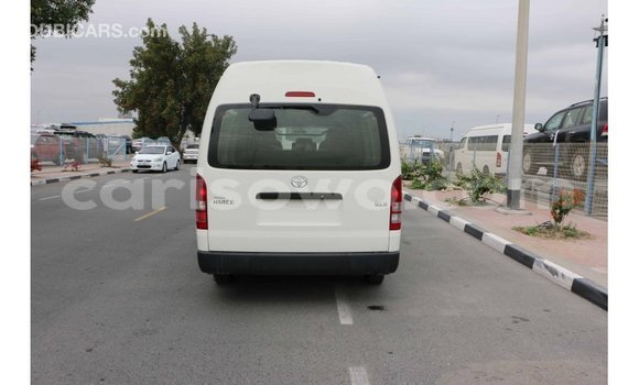 Acheter Import Voiture Toyota Hiace Blanc à Import - Dubai, Benin Acheter Import Voiture Toyota Hiace Blanc à Import - Dubai, Benin