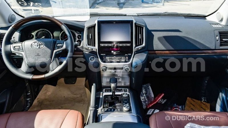 Big with watermark toyota land cruiser benin import dubai 7212