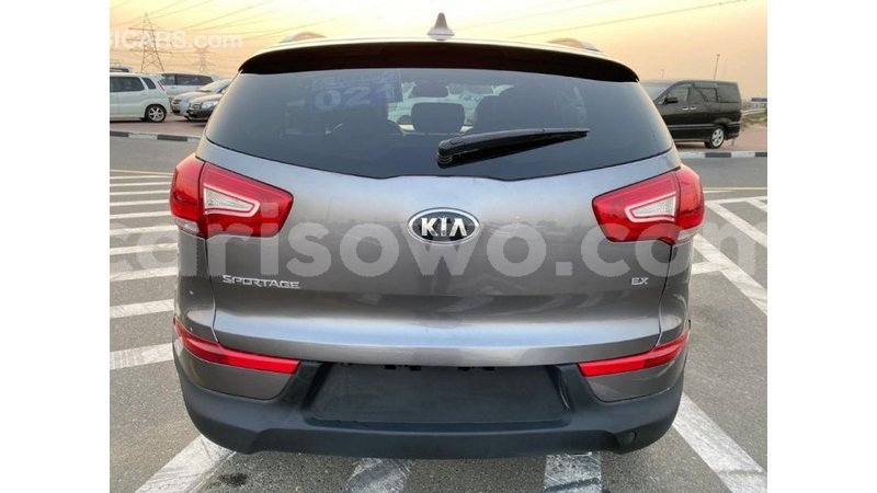 Big with watermark kia sportage benin import dubai 7217