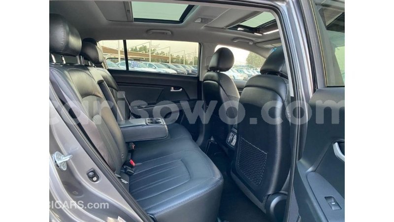 Big with watermark kia sportage benin import dubai 7217
