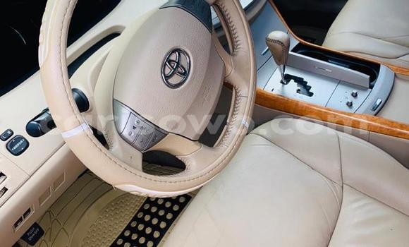 Ra Àlòkù Toyota Avalon funfun Ọkọ̀ in Cotonou ni Benin Ra Àlòkù Toyota Avalon funfun Ọkọ̀ in Cotonou ni Benin