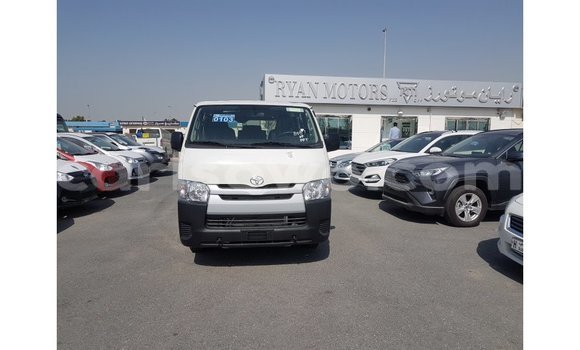Sayi Imported Toyota DA White Babbar mota in Import - Dubai a Benin Sayi Imported Toyota DA White Babbar mota in Import - Dubai a Benin