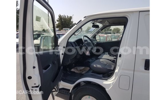 Sayi Imported Toyota DA White Babbar mota in Import - Dubai a Benin Sayi Imported Toyota DA White Babbar mota in Import - Dubai a Benin