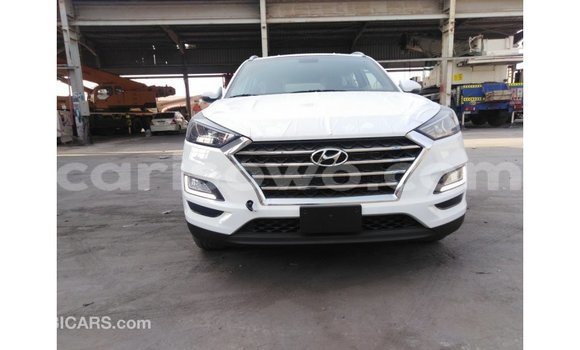 Sayi Imported Hyundai Tucson White Mota in Import - Dubai a Benin Sayi Imported Hyundai Tucson White Mota in Import - Dubai a Benin