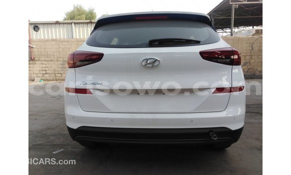 Sayi Imported Hyundai Tucson White Mota in Import - Dubai a Benin Sayi Imported Hyundai Tucson White Mota in Import - Dubai a Benin