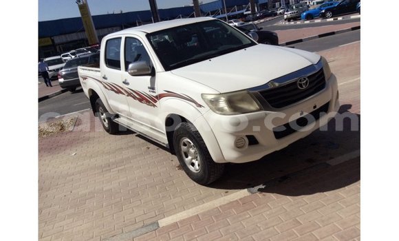Acheter Import Voiture Toyota Hilux Blanc à Import - Dubai, Benin Acheter Import Voiture Toyota Hilux Blanc à Import - Dubai, Benin