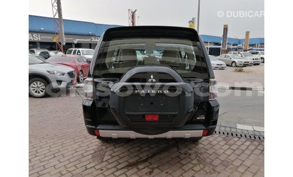 Acheter Import Voiture Mitsubishi Pajero Noir à Import - Dubai, Benin Acheter Import Voiture Mitsubishi Pajero Noir à Import - Dubai, Benin
