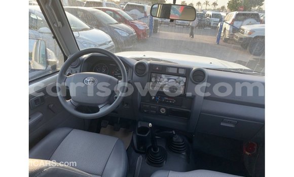 Sayi Imported Toyota Land Cruiser White Mota in Import - Dubai a Benin Sayi Imported Toyota Land Cruiser White Mota in Import - Dubai a Benin