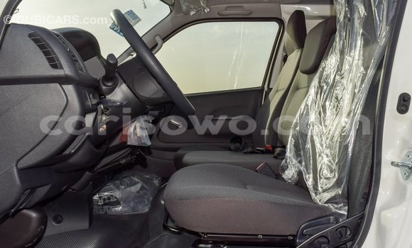 Acheter Import Voiture Toyota Hiace Blanc à Import - Dubai, Benin Acheter Import Voiture Toyota Hiace Blanc à Import - Dubai, Benin