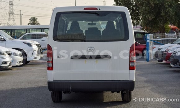 Acheter Import Voiture Toyota Hiace Blanc à Import - Dubai, Benin Acheter Import Voiture Toyota Hiace Blanc à Import - Dubai, Benin
