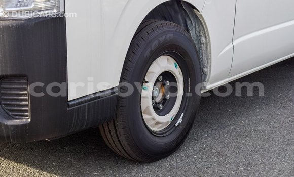 Acheter Import Voiture Toyota Hiace Blanc à Import - Dubai, Benin Acheter Import Voiture Toyota Hiace Blanc à Import - Dubai, Benin
