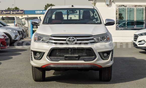 Ra Imported Toyota Hilux funfun Ọkọ̀ in Import - Dubai ni Benin Ra Imported Toyota Hilux funfun Ọkọ̀ in Import - Dubai ni Benin