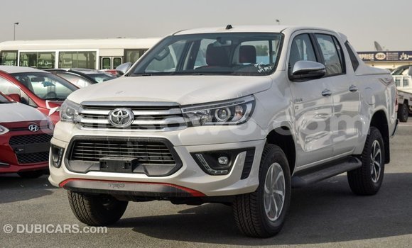 Ra Imported Toyota Hilux funfun Ọkọ̀ in Import - Dubai ni Benin Ra Imported Toyota Hilux funfun Ọkọ̀ in Import - Dubai ni Benin