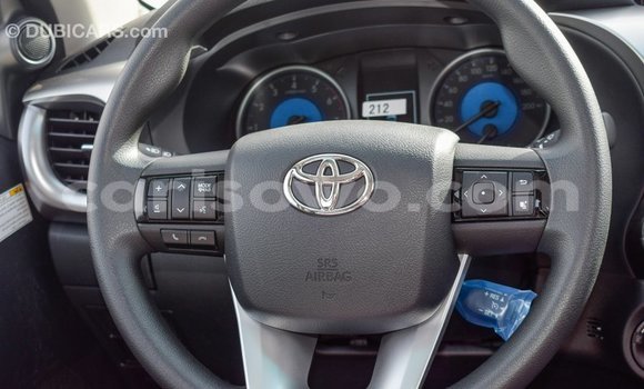 Ra Imported Toyota Hilux funfun Ọkọ̀ in Import - Dubai ni Benin Ra Imported Toyota Hilux funfun Ọkọ̀ in Import - Dubai ni Benin